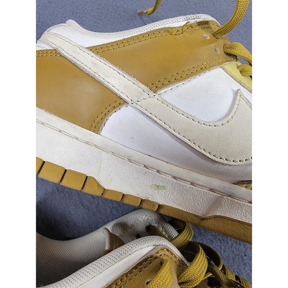 Athletic_Shoes